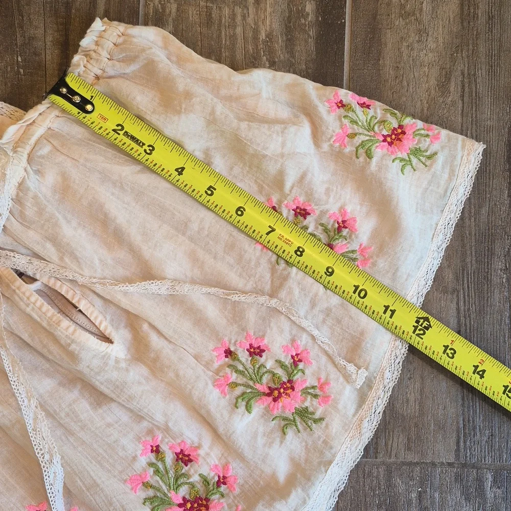 XS/S Free People Golden Hour Lace Detail Embroidered Floral Top in Peach Combo